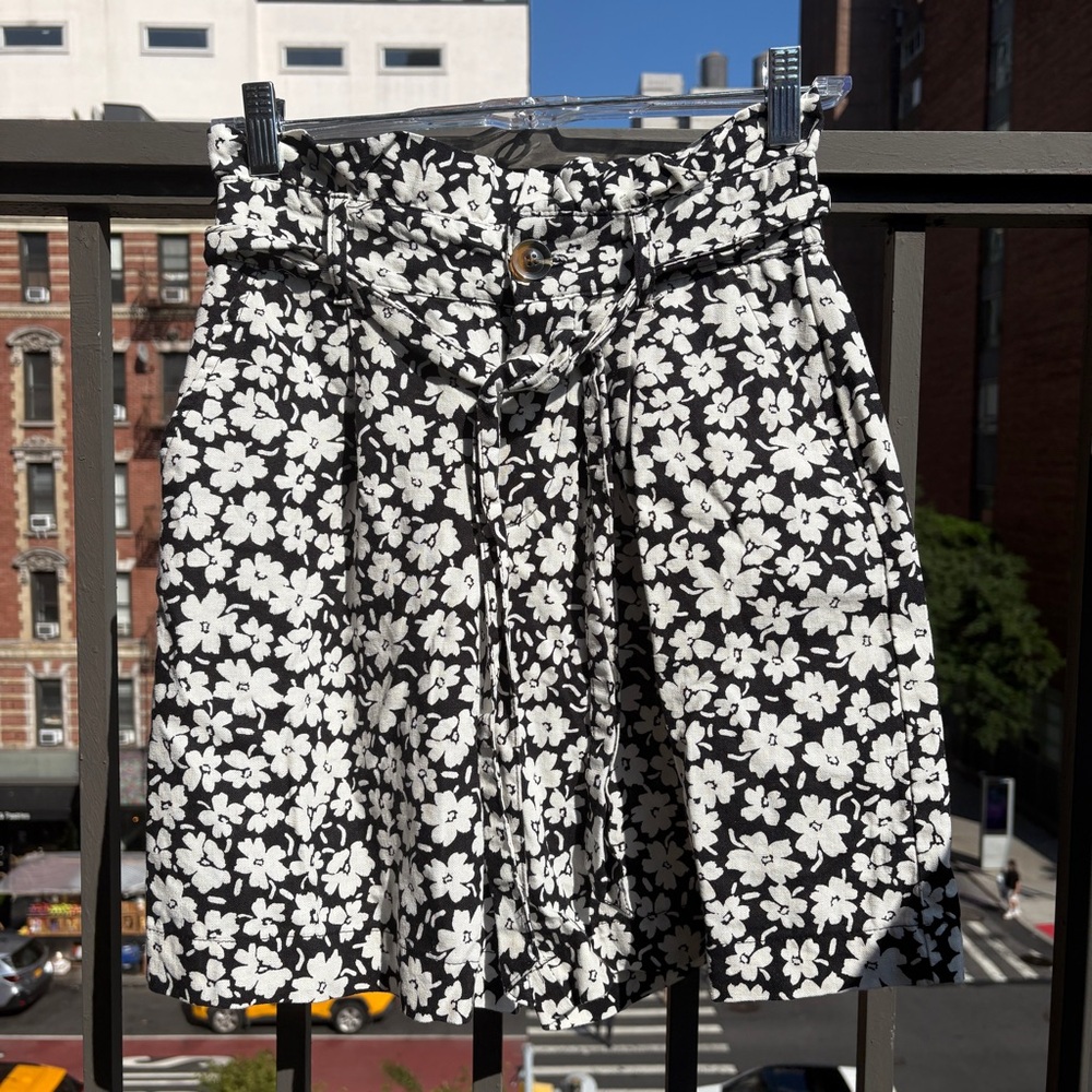 Who What Wear Black and White Floral High Waist Paperbag Shorts